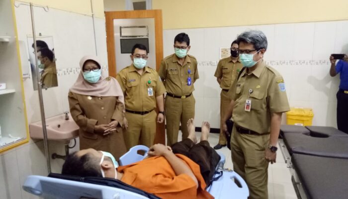 Bupati Tegal Sesalkan Penganiayaan Petugas Pemakaman Suspek Covid-19 dan Serahkan Kasusnya ke Kepolisian