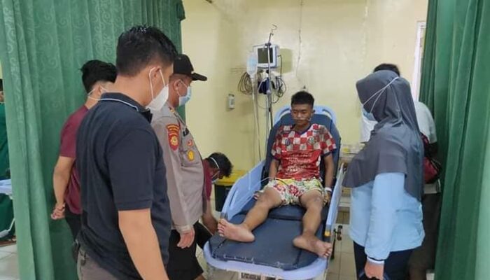 Asyik Main Bola, Dua Remaja di Tarub Kabupaten Tegal Tersambar Petir