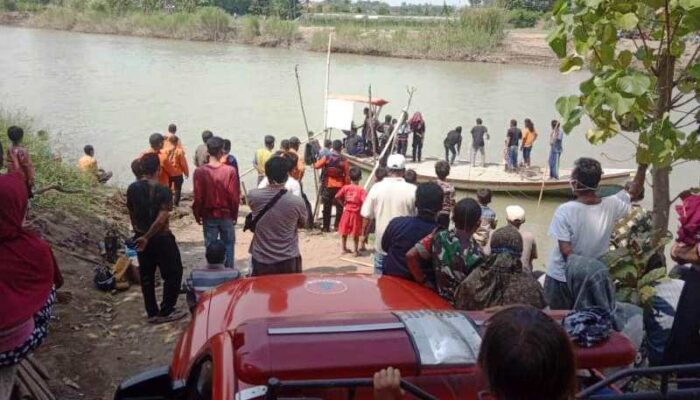 Warga Brebes Tenggelam saat Menyeberangi Sungai Pemali