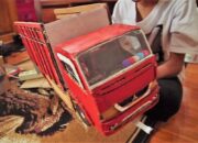 Hebat, Anak SMP Ini Sulap Kardus Bekas Jadi Barang Berkelas