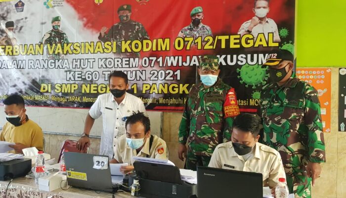 Pertama Kali di Kabupaten Tegal, Kodim 0712 Berikan Vaksin kepada Siswa SMP Pangkah