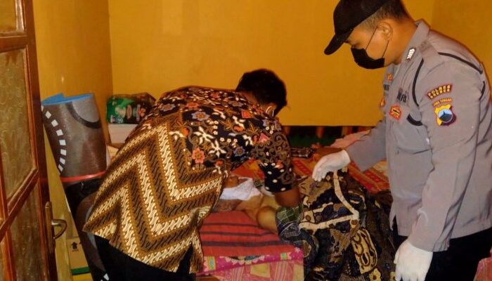 Seorang Kakek di Songgom Brebes Ditemukan Tewas Gantung Diri