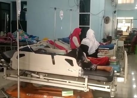 Keracunan, Puluhan Santri Ponpes Assalafiyah Brebes Dilarikan ke Rumah Sakit