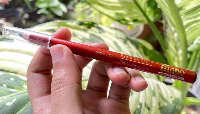 Pensil Alis Fanbo Incaran MUA Tegal: Natural dan tetap On Fleek