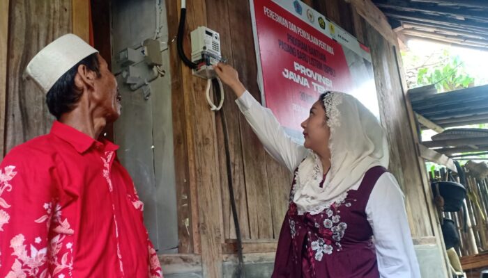 Alhamdulilah, 1.086 Rumah Miskin di Brebes Terima Bantuan Pemasangan Listrik Gratis