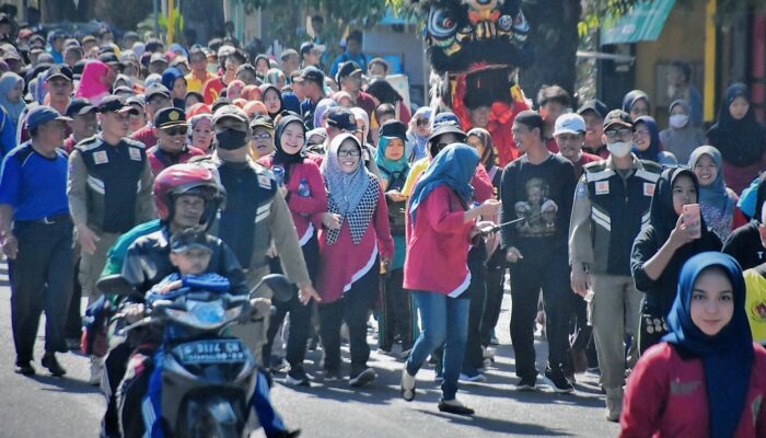 Bupati Umi Ikut Jalan Sehat Hari Amal Bakti ke-77 Kementerian Agama RI