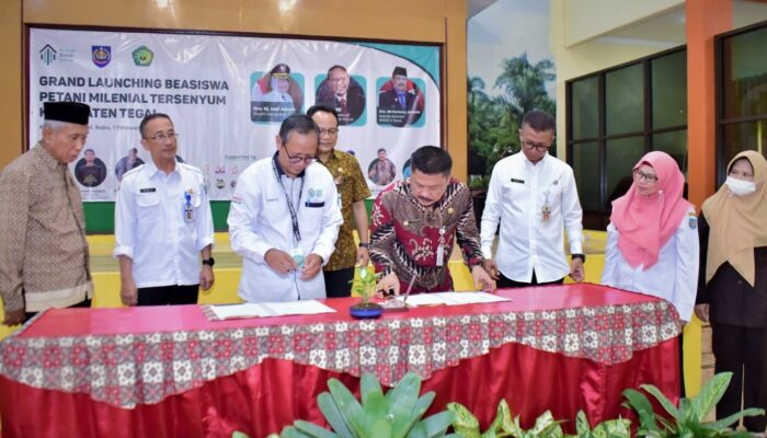 Empat Siswa SMK Negeri 2 Slawi Raih Beasiswa Petani Milenial Tersenyum