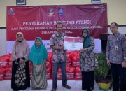 Bupati Umi Salurkan Bantuan Modal Usaha ke Lansia dan Penyandang Disabilitas