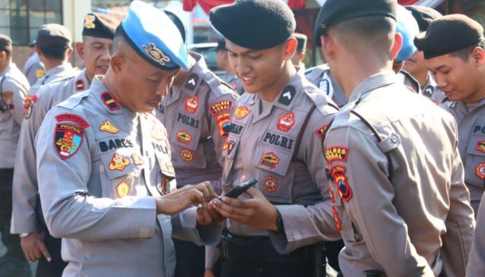 Cegah Praktik Judi Online, Polres Tegal Gelar Pemeriksaan HP Personel