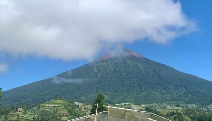 Status Gunung Slamet Waspada, Warga Dimbau Tidak Beraktivitas Dalam Radius 3 Km