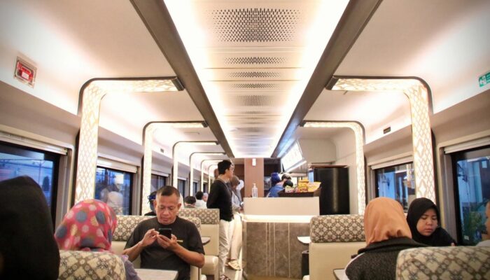 Trip Ke Malang Makin Nyaman, KA Jayabaya Beroperasi dengan Rangkaian Stainless Steel New Generation