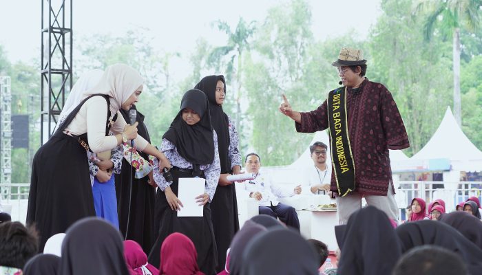 Paman Gong: Kebiasaan Membaca Buku Antarkan Saya Keliling Indonesia dan Luar Negeri Gratis