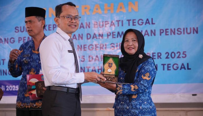 Jelang Purna Tugas, 89 PNS Pemkab Tegal Terima SK Pensiun