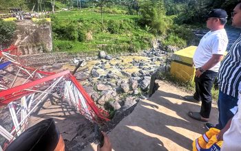 Jembatan Lama Kali Erang Ambruk, Lima Pekerja Terluka